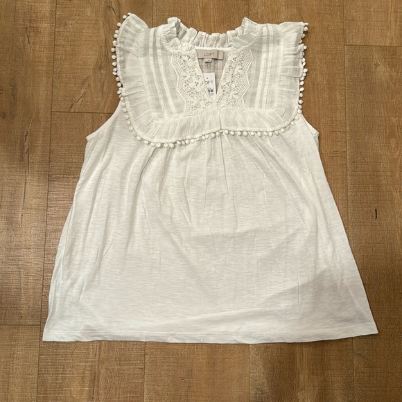 NWT Sold Out Loft Pom Pom Ruffle Shell Shirt in Large - Picture 3 of 5